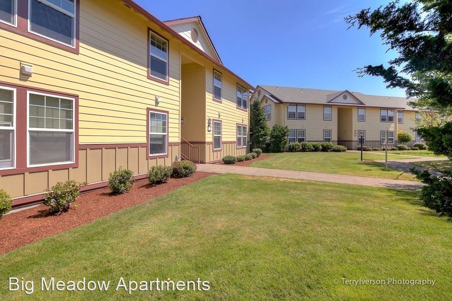 Primary Photo - 1111 Meadow Dr