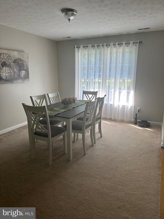 Foto del edificio - 23240 Willow Creek Way