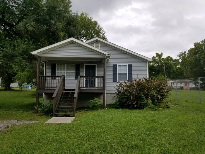 Primary Photo - 3740 Catalpa Ave