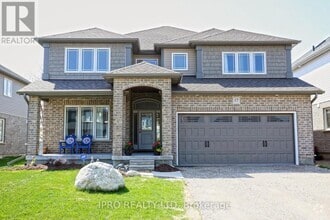 Building Photo - 17 Hilborn St