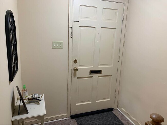 Foto del edificio - 903 N Hamilton St