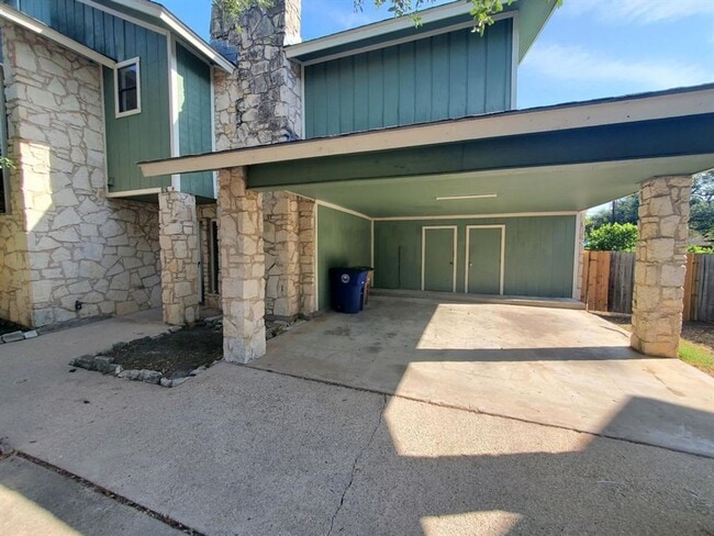 Building Photo - 8716 Clearbrook Trail