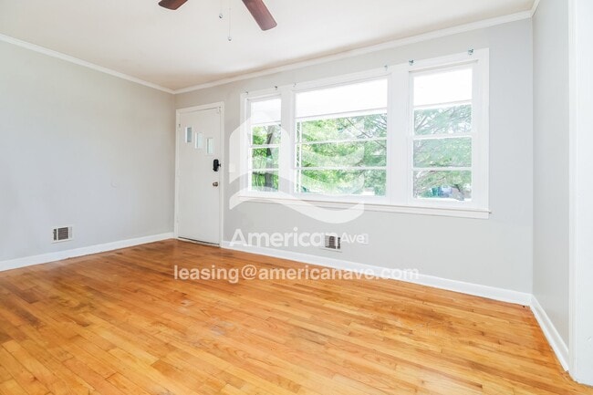 Building Photo - 5421 Meadow Dr