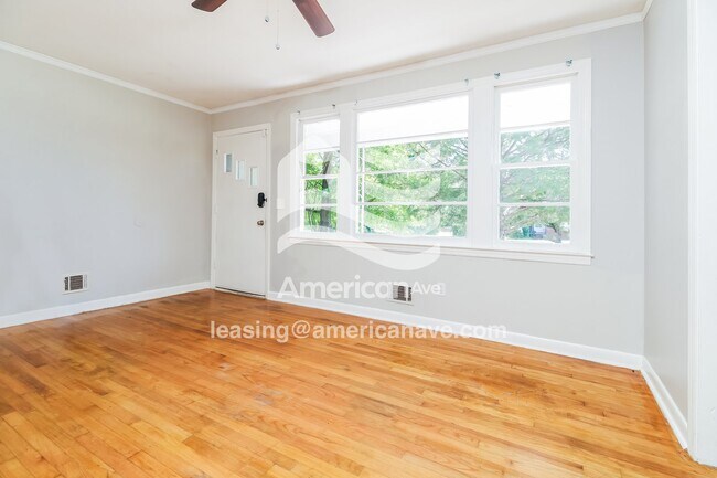 Foto del edificio - 5421 Meadow Dr
