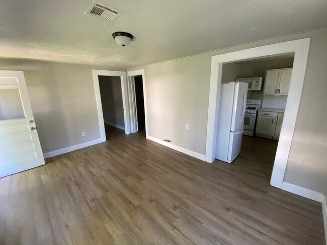 Foto del edificio - 611 W Cherry St