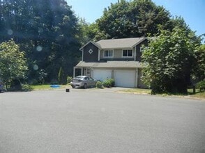 Building Photo - 421 N 3rd Ave SW