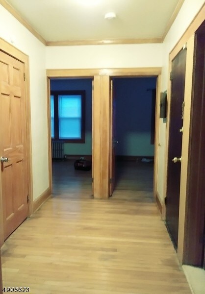 Foto del edificio - 564 N Maple Ave