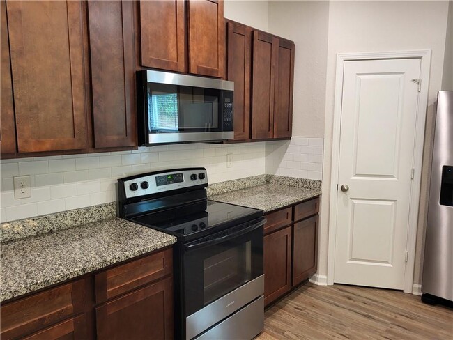 Building Photo - 205 Augusta Woods Dr