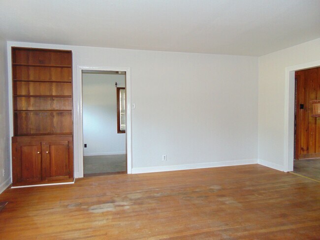 Living Room - 207 McArthur St