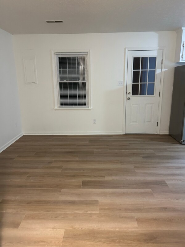 Foto del edificio - 5290 Waterlick Rd