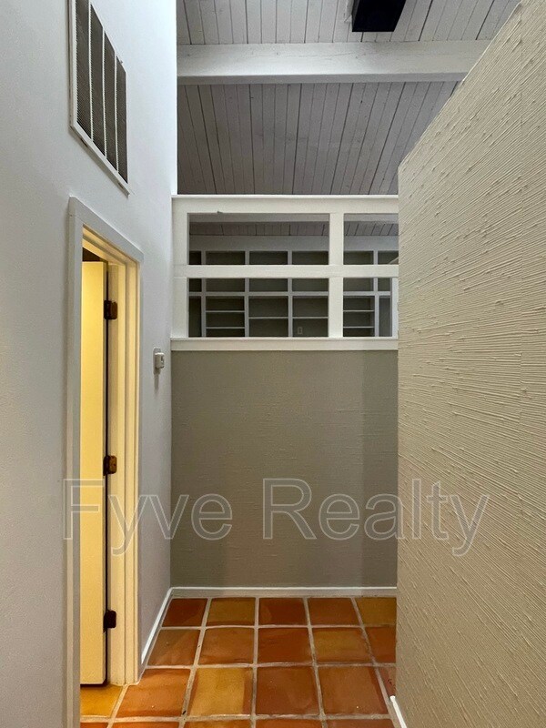 Foto del edificio - 139 Holly Forest