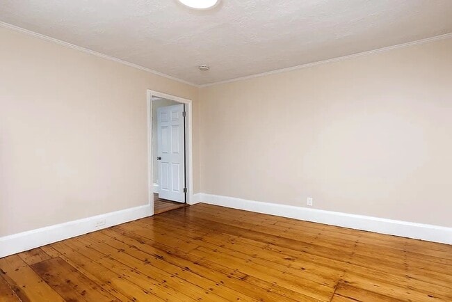 Building Photo - 38 Cabot St