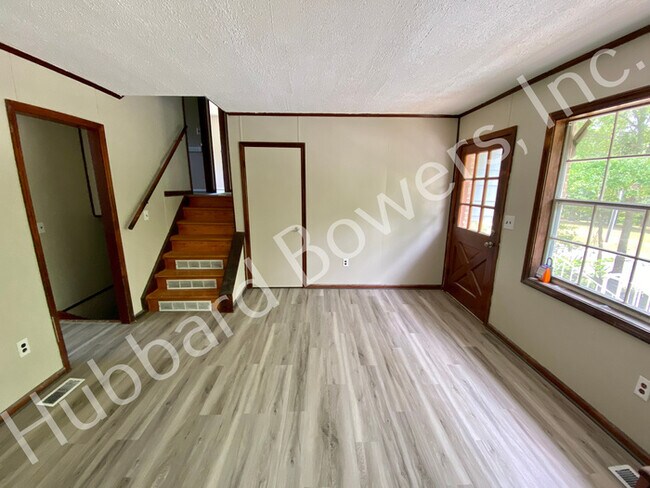 Building Photo - 115 Ballenger Rd