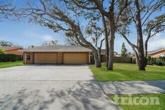 Building Photo - 1009 Jamaica Way