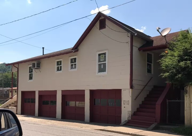 Primary Photo - 304 Maywood Ave W