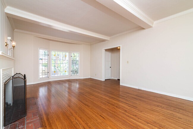 Foto del edificio - 10474 Eastborne Ave