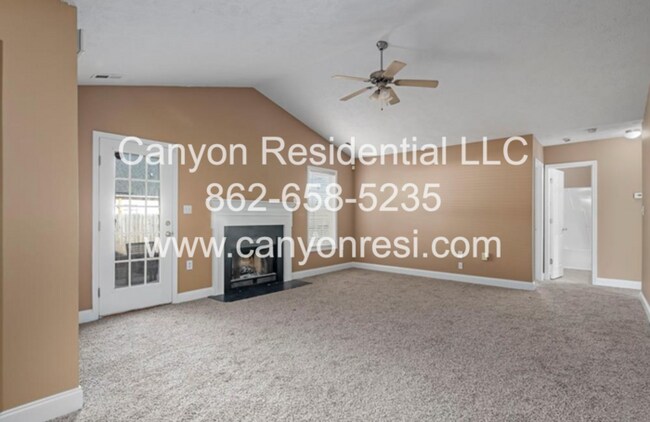 Foto del edificio - 141 Kendall Ct