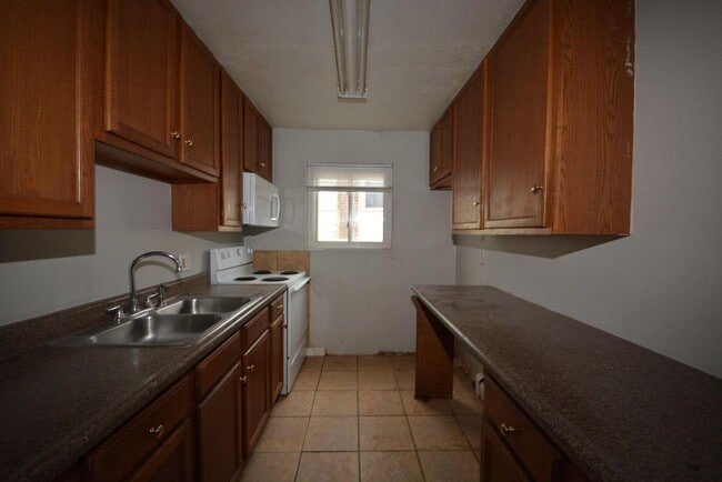 Building Photo - 6110 Stover Ave