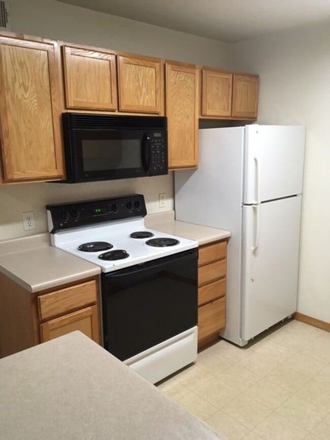 Foto del edificio - Fort Collins 2 Bedroom Condo Steps from CSU - Available Now
