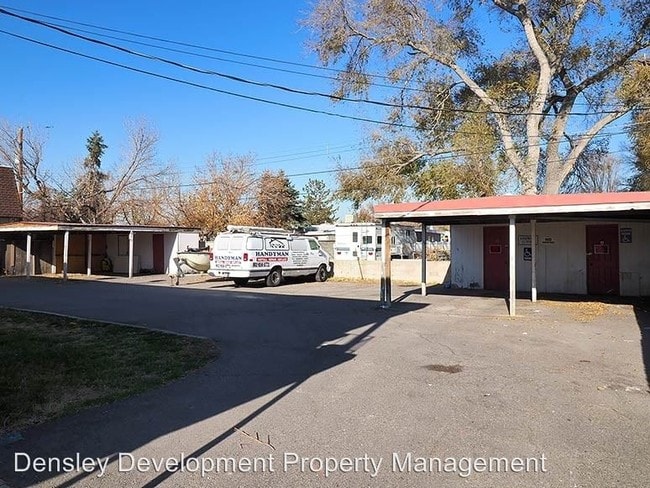 Building Photo - 3064 W Beaver Cir