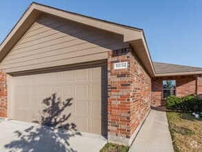 Building Photo - 9036 Sun Haven Way