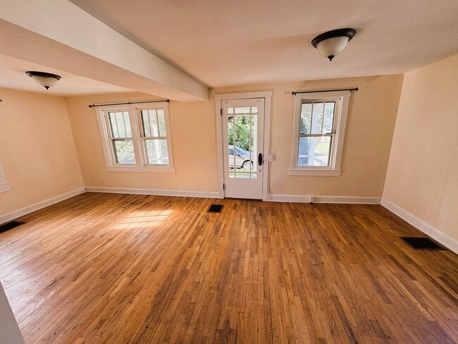 Building Photo - Single Family Home in Harrisonburg