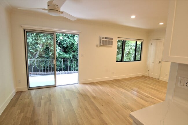 Foto del edificio - 6345 Primrose Ave