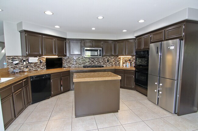 Building Photo - 26426 Cardinal Dr