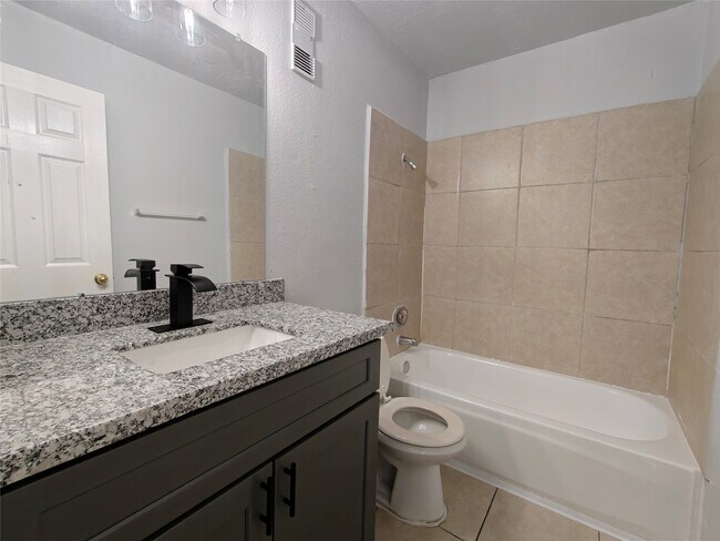 Building Photo - 8034 Antoine Dr