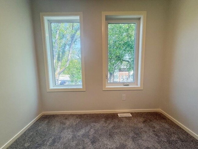 Photo du bâtiment - 3.0 bedroom in Edmonton Alberta T5G 1G1