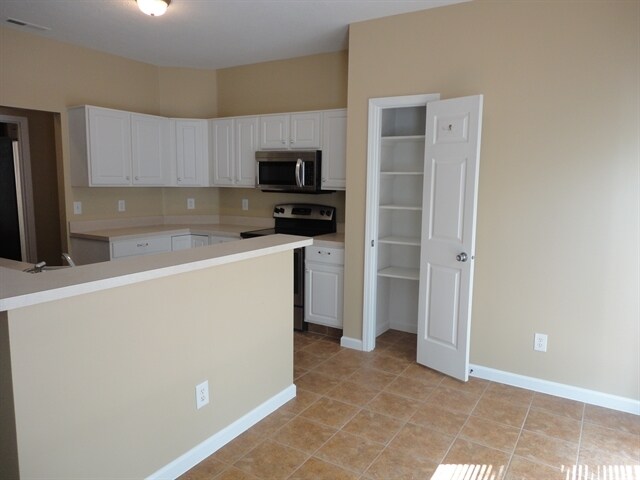 Foto del edificio - 10401 Sand Creek Blvd