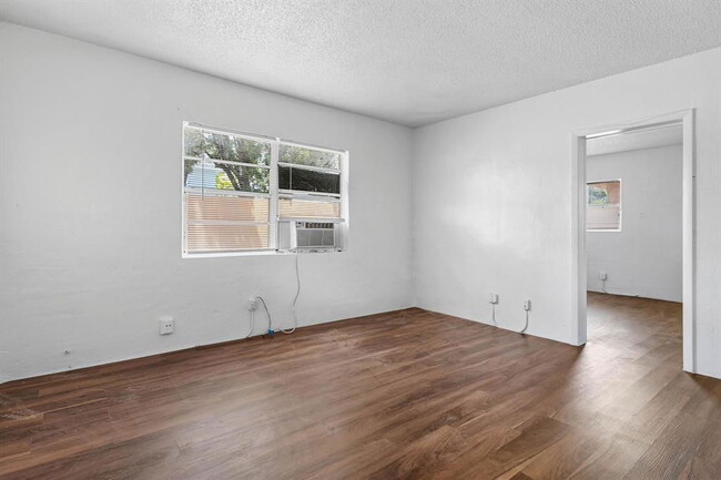 Foto del edificio - 271 SW 1st St