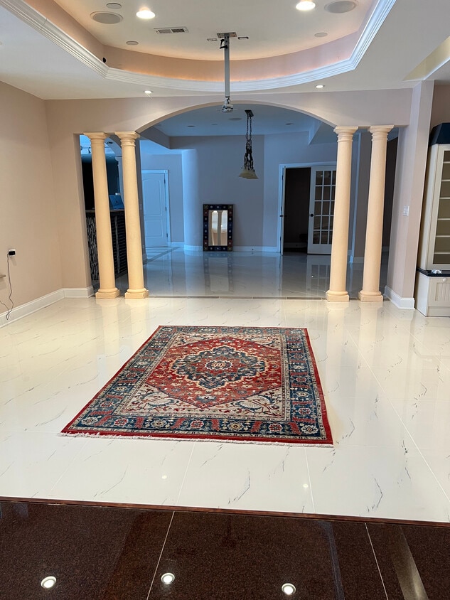 Living area - 7N201 Windsor Dr