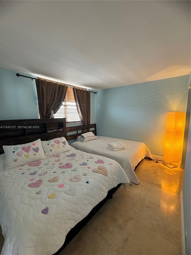 Foto del edificio - 3545 NE 166th St