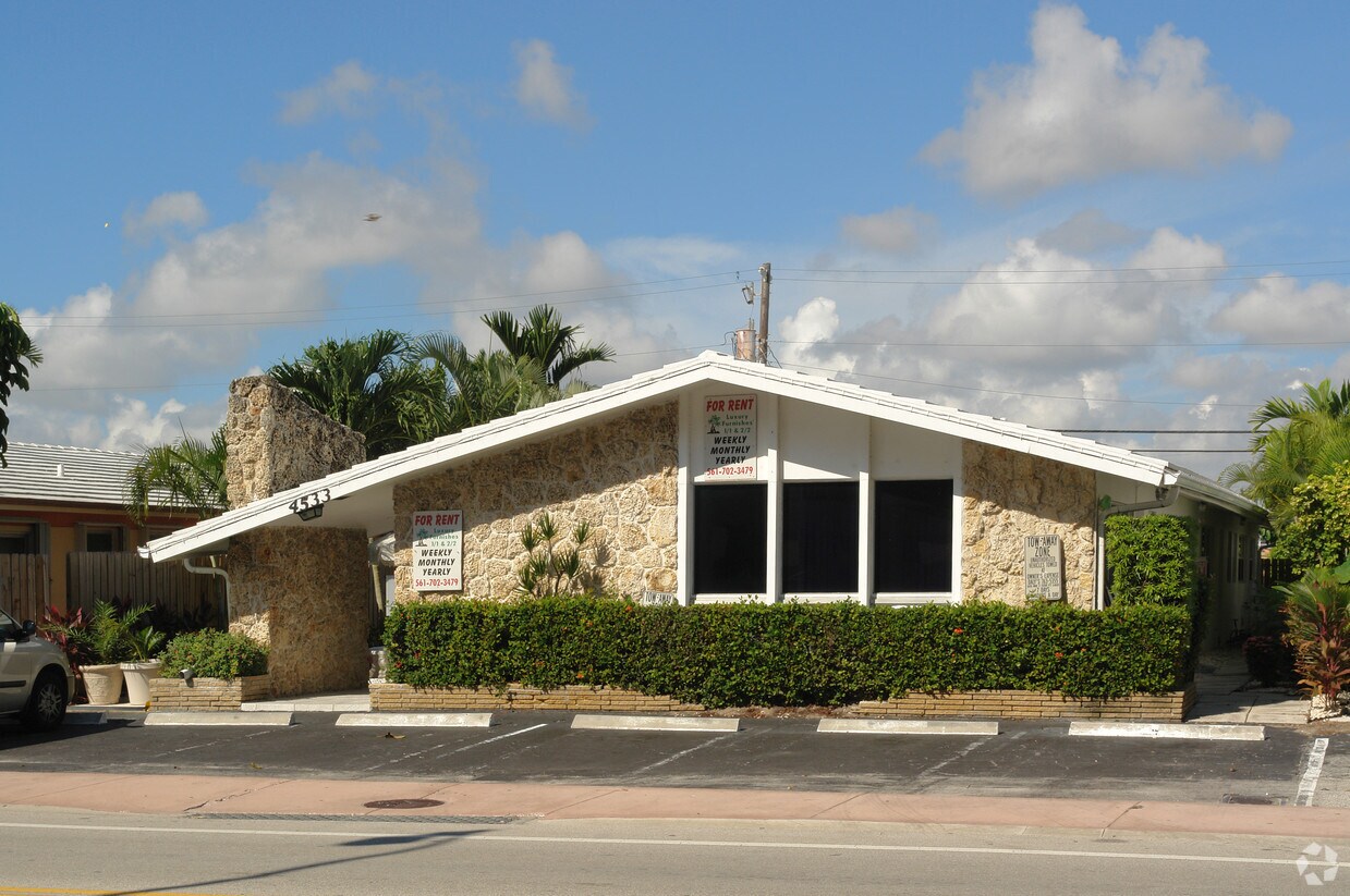 Building Photo - 4533 N Ocean Dr