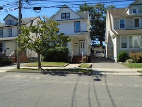 Building Photo - 27 Starks Pl