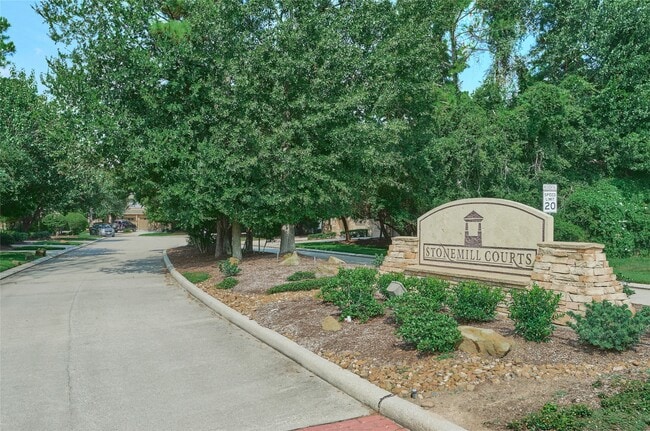 Foto del edificio - 55 Scarlet Woods Ct