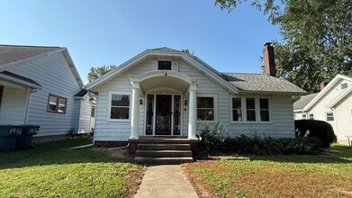 Building Photo - 1417 W Gilbert St