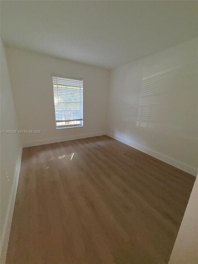 Foto del edificio - 5755 W 20th Ave