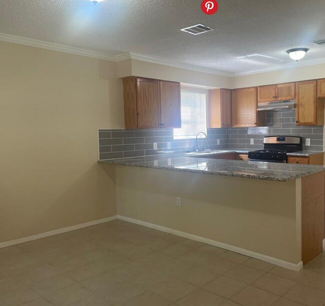 Foto del edificio - 148 W Woodstock Circle Dr