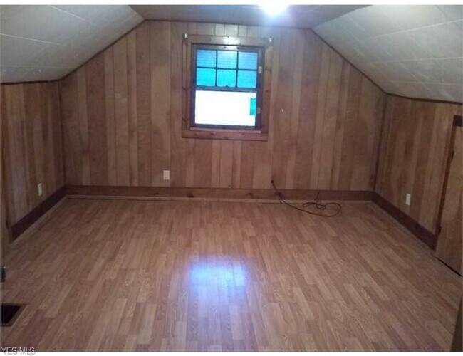 Building Photo - 2321 Linda Dr NW