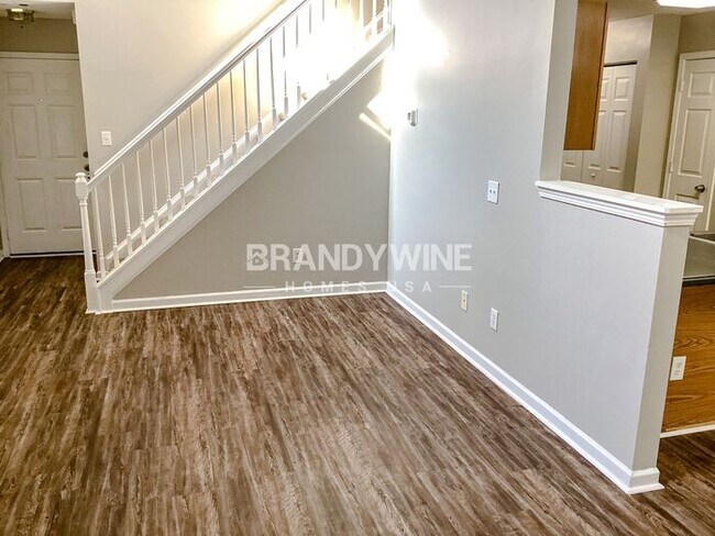 Building Photo - MOVE IN BY AUG 28TH AND RECEIVE  HALF OFF ...