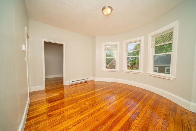 Building Photo - 19 Chilcott Pl