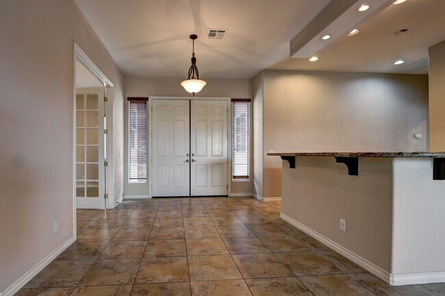 Foto del edificio - Lovely 4 bedroom home!