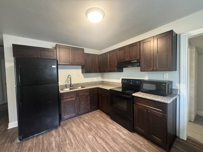 Cocina - 710 E Coleman Ave