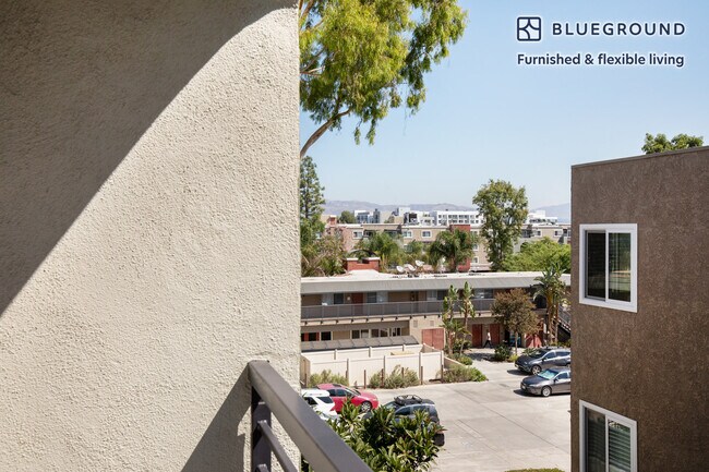 Foto del edificio - 6110 Nevada Ave