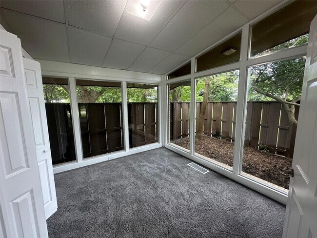 Foto del edificio - 4723 N Loy Lake Rd