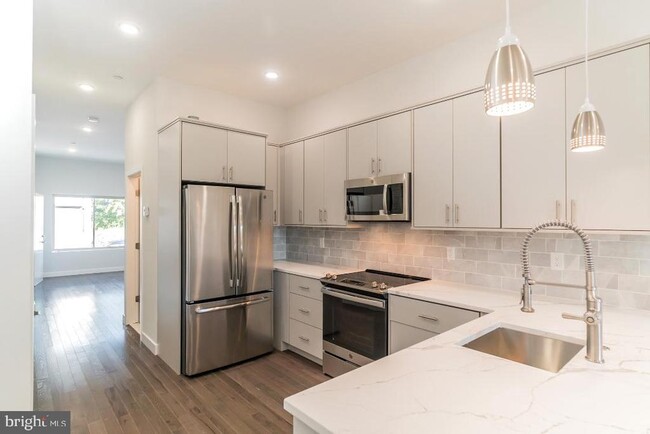 Foto del edificio - 2247 N Franklin St
