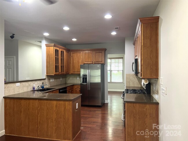 Building Photo - 10413 Dominion Village Dr