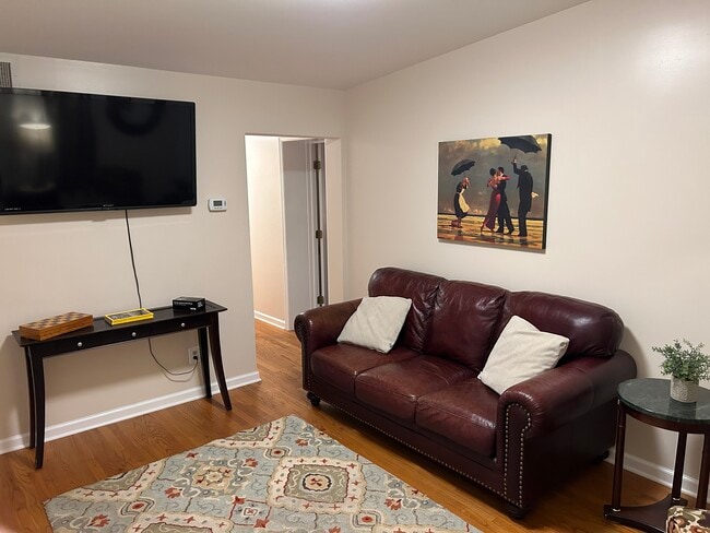 Living roon - 277 Snowden Ln